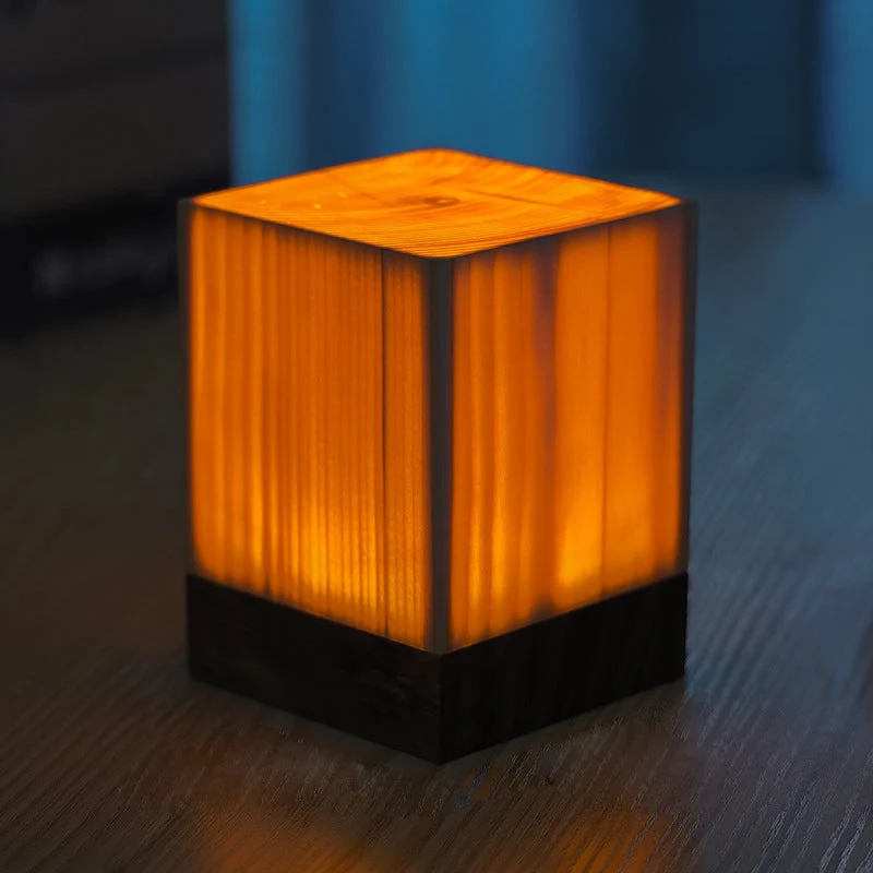 Stilig LED Bordlampe - WoodGlow | Luvikno