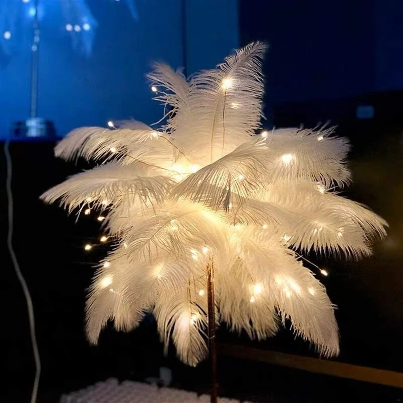Ostrich Night Light | Eccentrisk Lampe med Fjær & Roségull Base | Luvikno