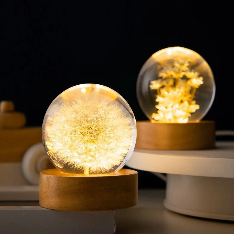 Krystallkjønn lampe med evige blomster – Lumora | Luvikno