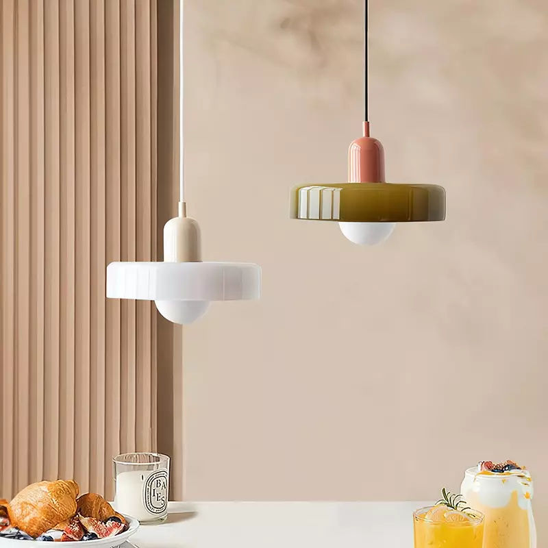 Farget glass pendellampe - BauLume | Luvikno