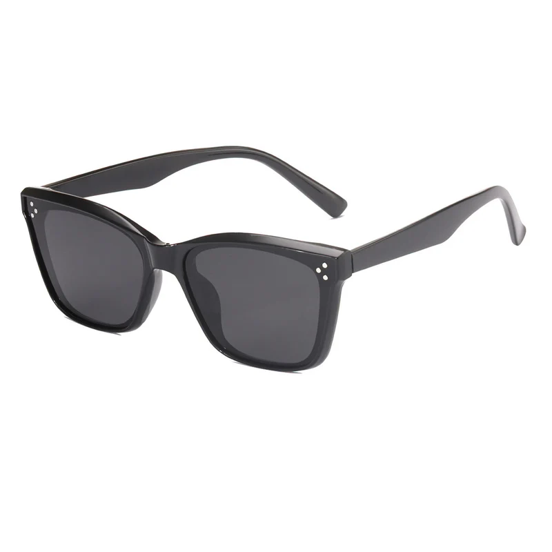 Dame retro-inspirert solbrille i iøynefallende mønster Luvikno