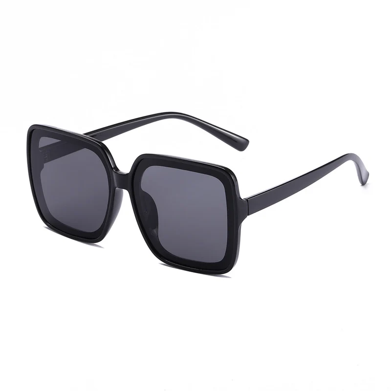 Dame firkantet solbrille med stilfull ramme og UV-beskyttelse Luvikno
