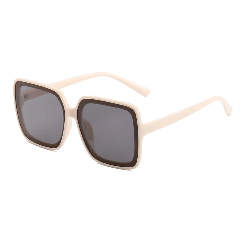 Dame firkantet solbrille med stilfull ramme og UV-beskyttelse Luvikno