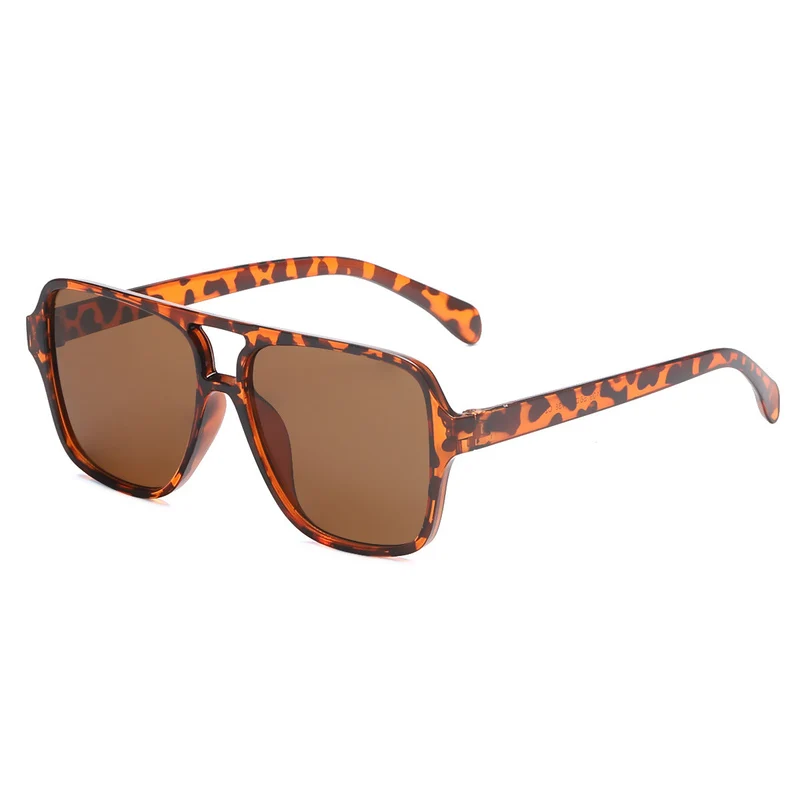 Dame kvadratisk solbrille med elegant overgangsramme Luvikno