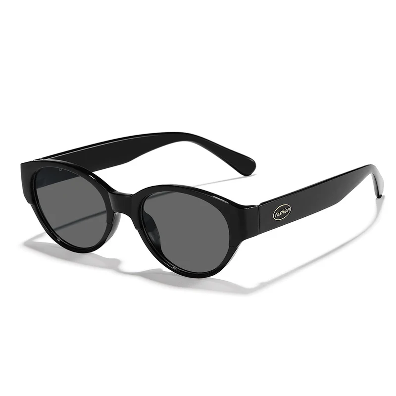 Dame moteriktig solbrille med transparent ramme og ergonomisk design Luvikno