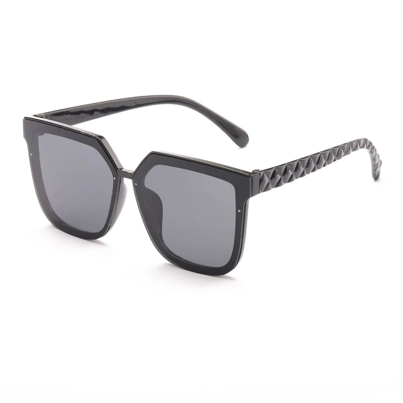 Dame modische solbrille med innovativ polygonal design Luvikno
