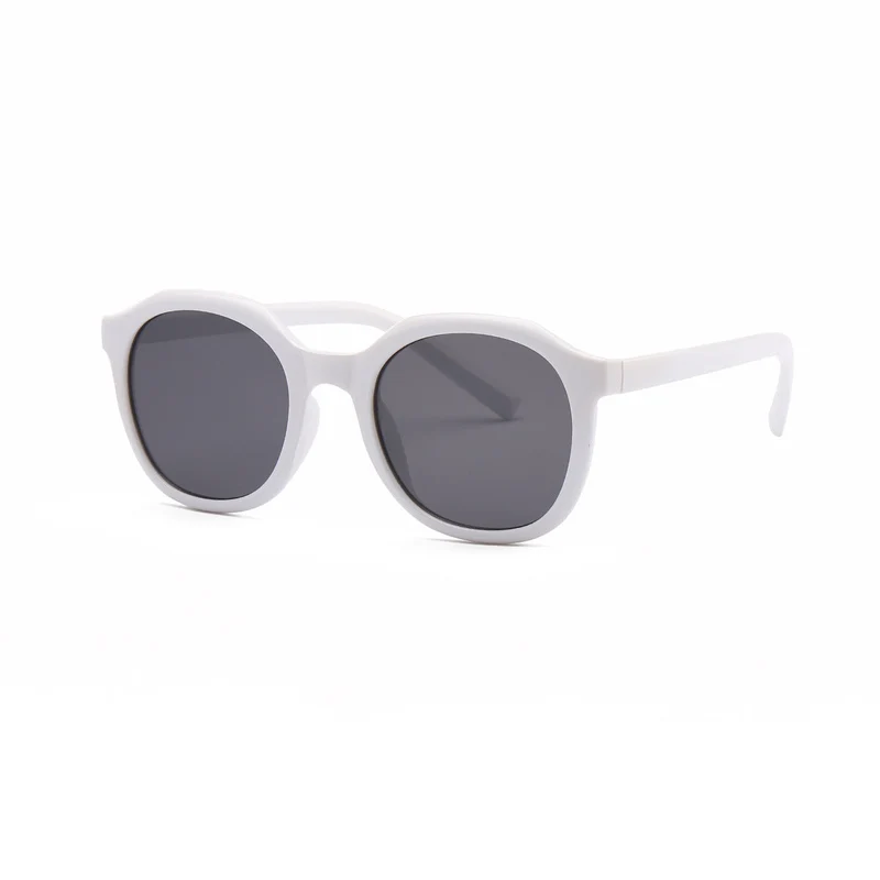 Dame moteriktig solbrille med fasetterte rammer og UV-beskyttelse Luvikno