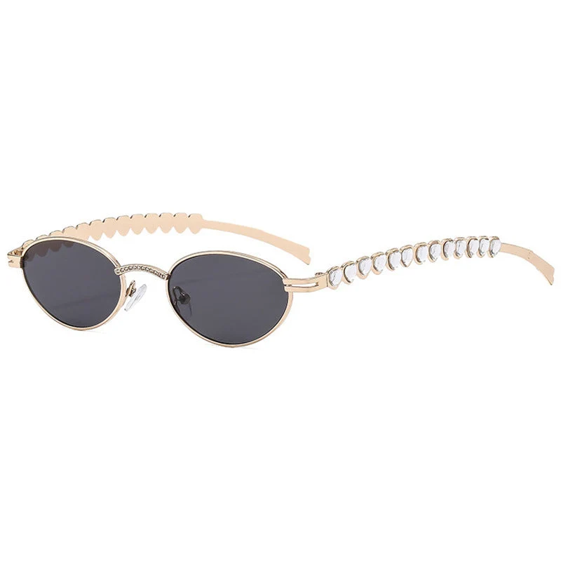 Dame moteriktig solbrille med dekorativ ramme og stilige detaljer Luvikno