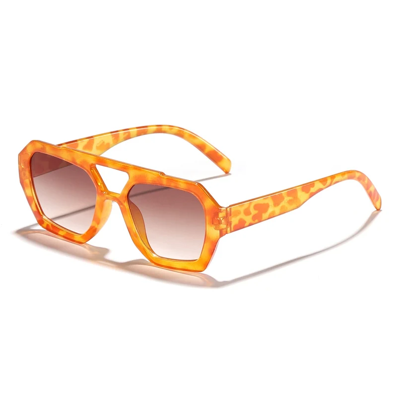 Dame moteriktig solbrille i eksklusiv oktagon-design Luvikno
