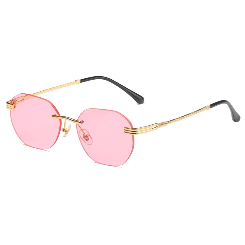Dame moteriktig geometrisk solbrille med dekorativ metallegering Luvikno