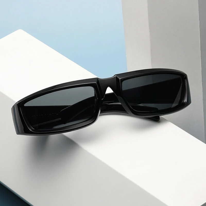 Damer sporty solbrille med robust og ergonomisk design Luvikno