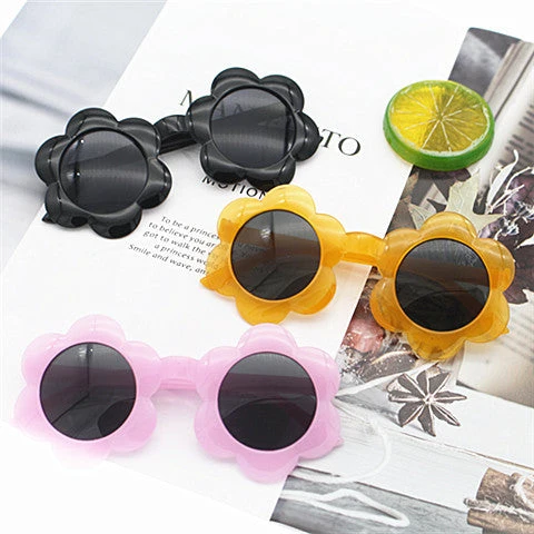 Dame solbrille i leken blomsterdesign Luvikno