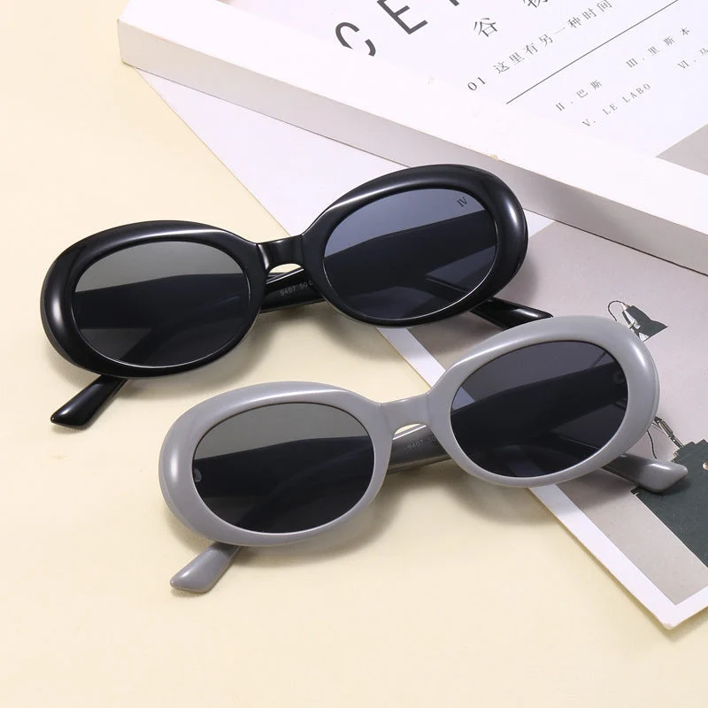 Dame retro-inspirert solbrille med bred ramme Luvikno