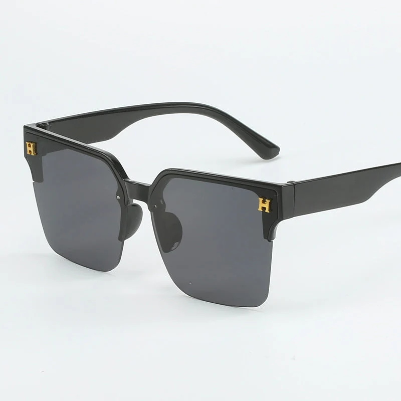 Dame kvadratisk solbrille med elegant metallramme Luvikno