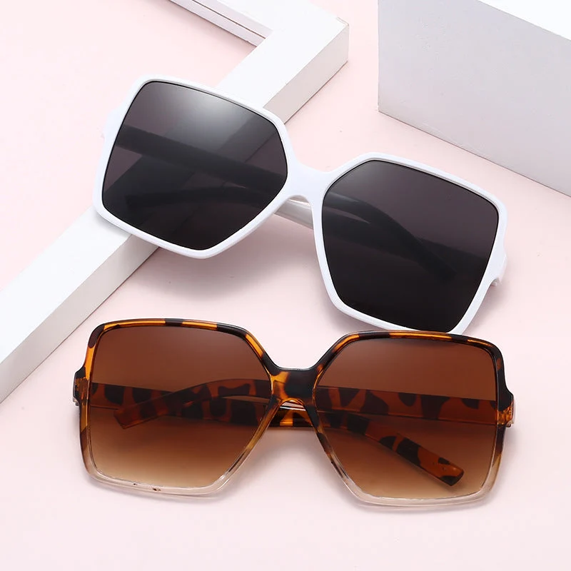 Dame oversized kvadratisk solbrille med elegant ramme Luvikno