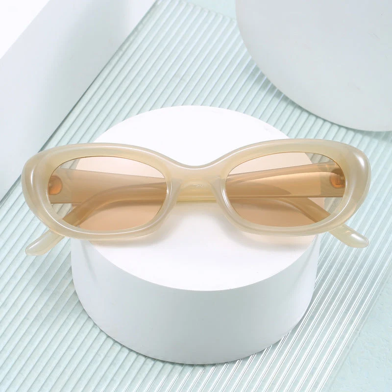 Dame moteriktig solbrille med oval design og UV-beskyttelse Luvikno