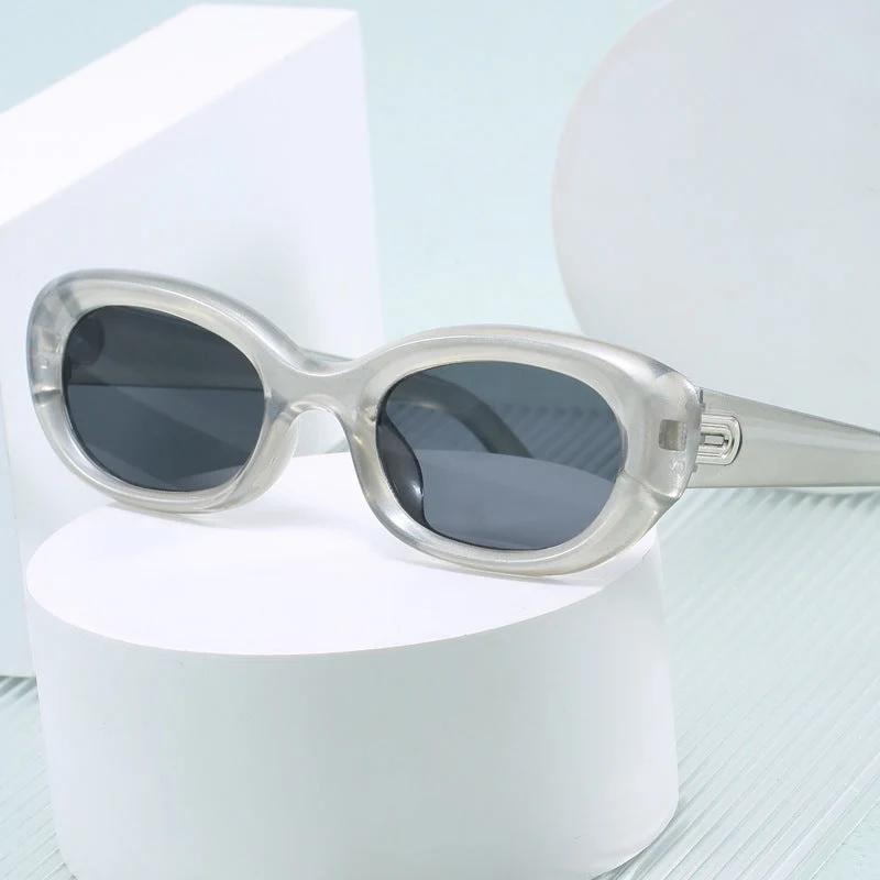Dame moteriktig solbrille med oval design og UV-beskyttelse Luvikno