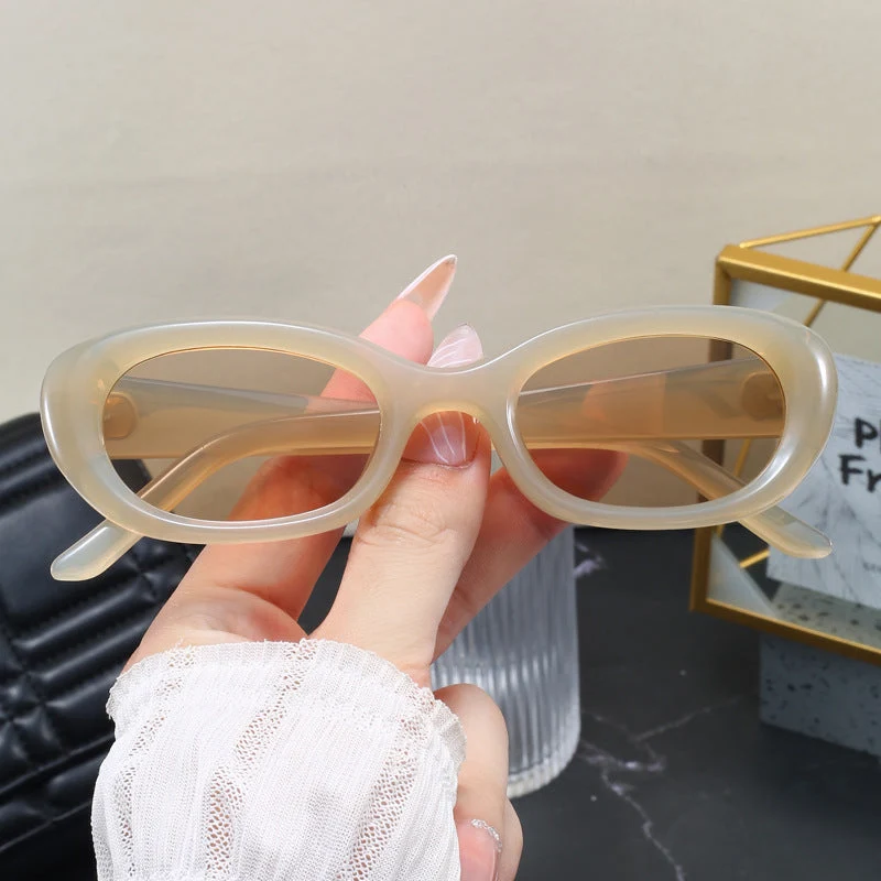 Dame moteriktig solbrille med oval design og UV-beskyttelse Luvikno