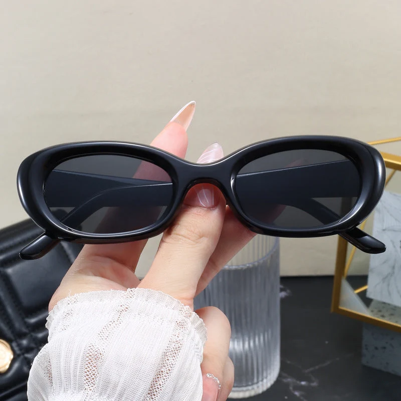 Dame moteriktig solbrille med oval design og UV-beskyttelse Luvikno