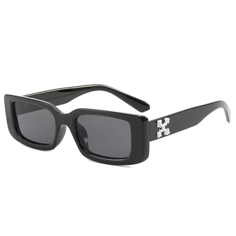 Dame Motek Solbrille med markant design Luvikno
