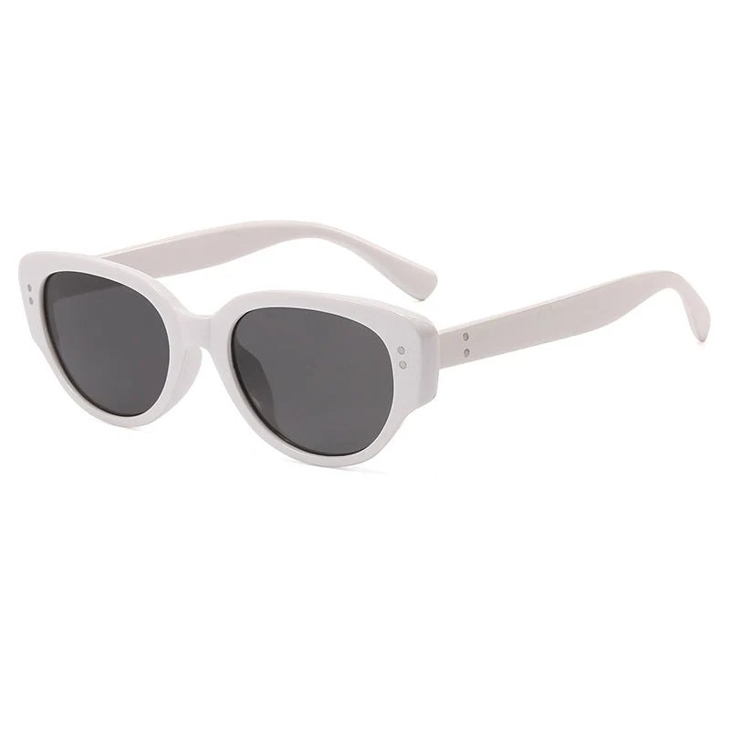 Dame moteriktig solbrille med markant design Luvikno