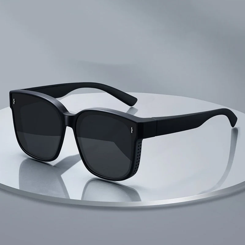 Dame moterisk solbrille i moderne rammedesign Luvikno