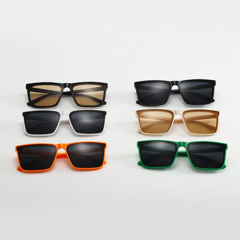 Dame moteriktig solbrille laget av robust, UV-beskyttet plast Luvikno