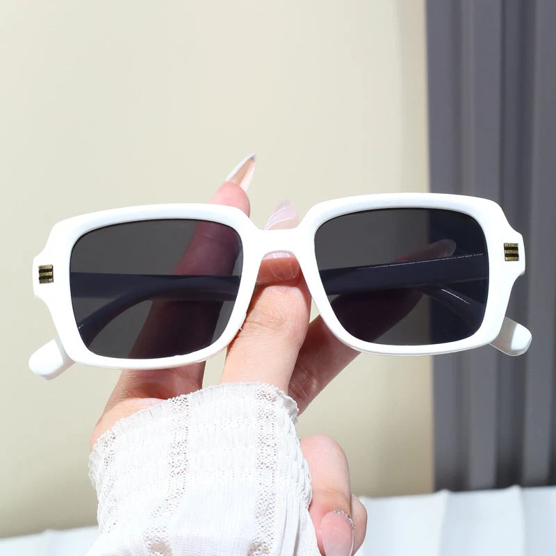 Dame trendy firkantet solbrille med strukturert ramme Luvikno