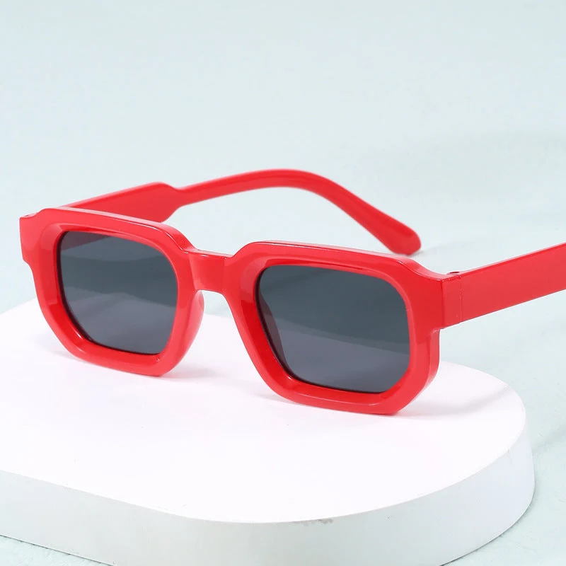 Dame moteriktig firkantet solbrille med klar ramme Luvikno