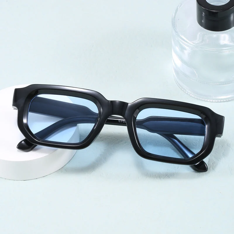 Dame moteriktig firkantet solbrille med klar ramme Luvikno