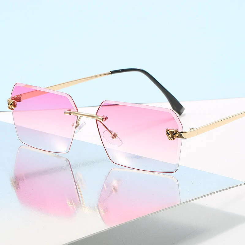 Damer moterik firkantet solbrille med elegant metallramme Luvikno