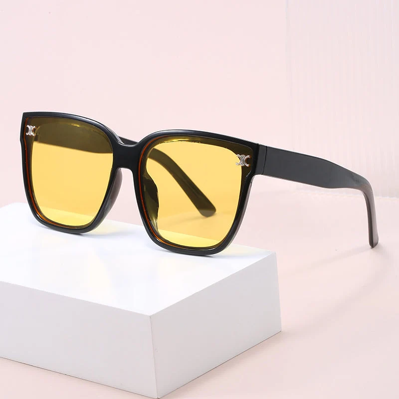 Dame moteriktig oversized solbrille med rhombiske glass Luvikno