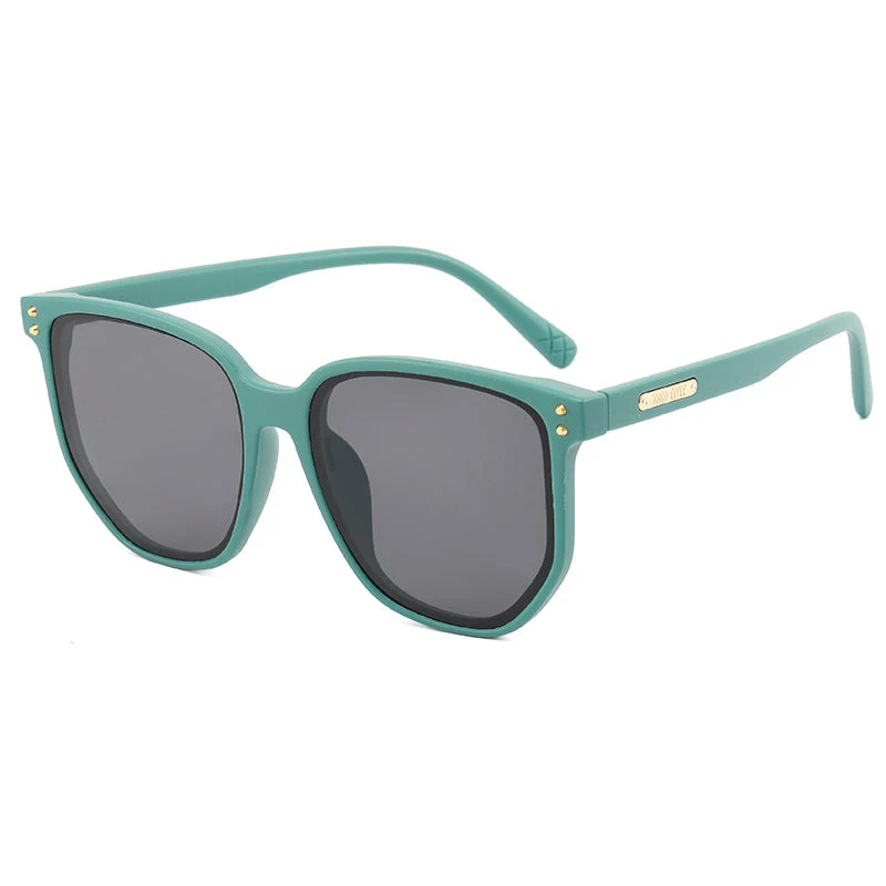 Dame moteriktig oversized solbrille med robust plastramme Luvikno