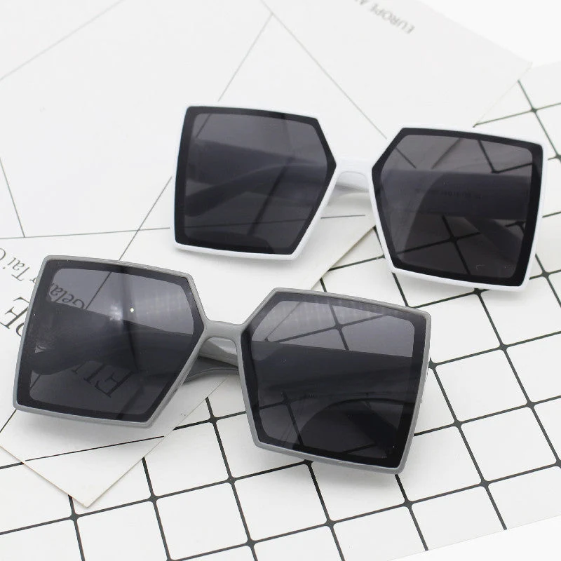 Dame Mote Oversized Solbriller med kantet design Luvikno
