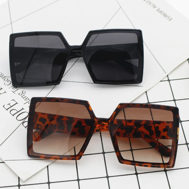 Dame Mote Oversized Solbriller med kantet design Luvikno