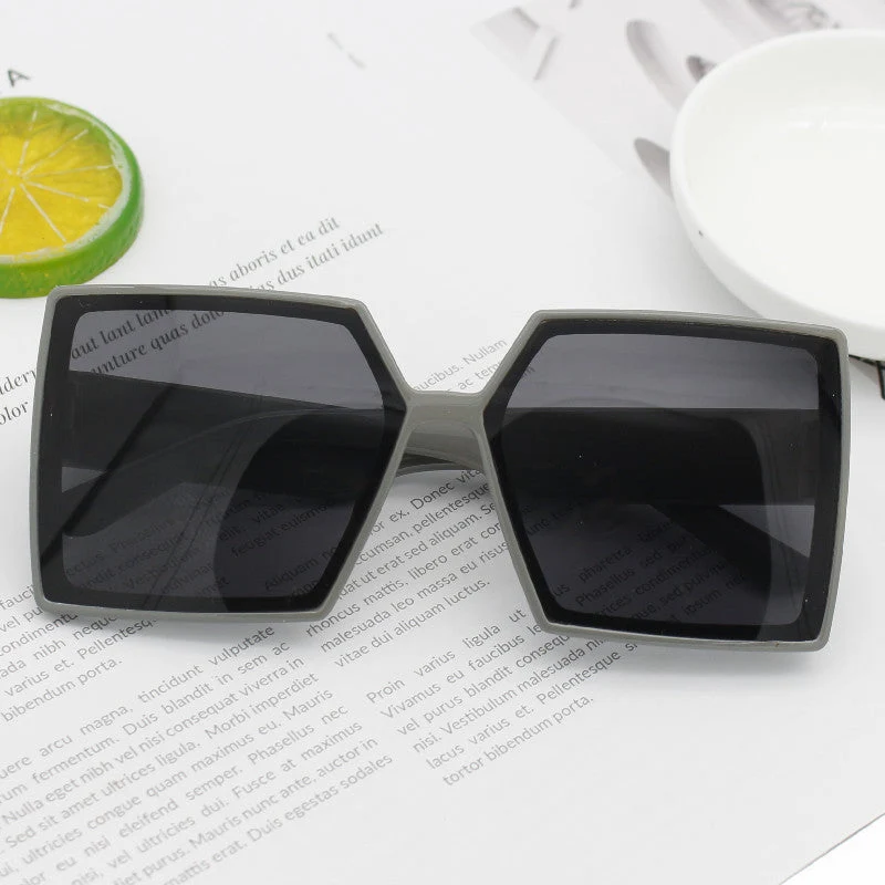 Dame Mote Oversized Solbriller med kantet design Luvikno