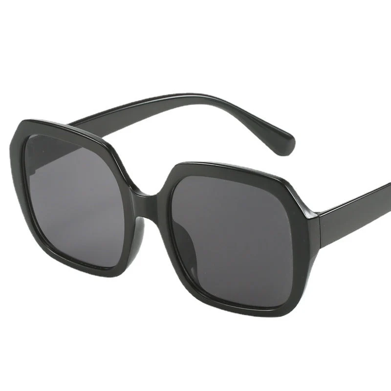 Dame Modisk Oversized-solbrille med ekstravagante leoparddetaljer Luvikno