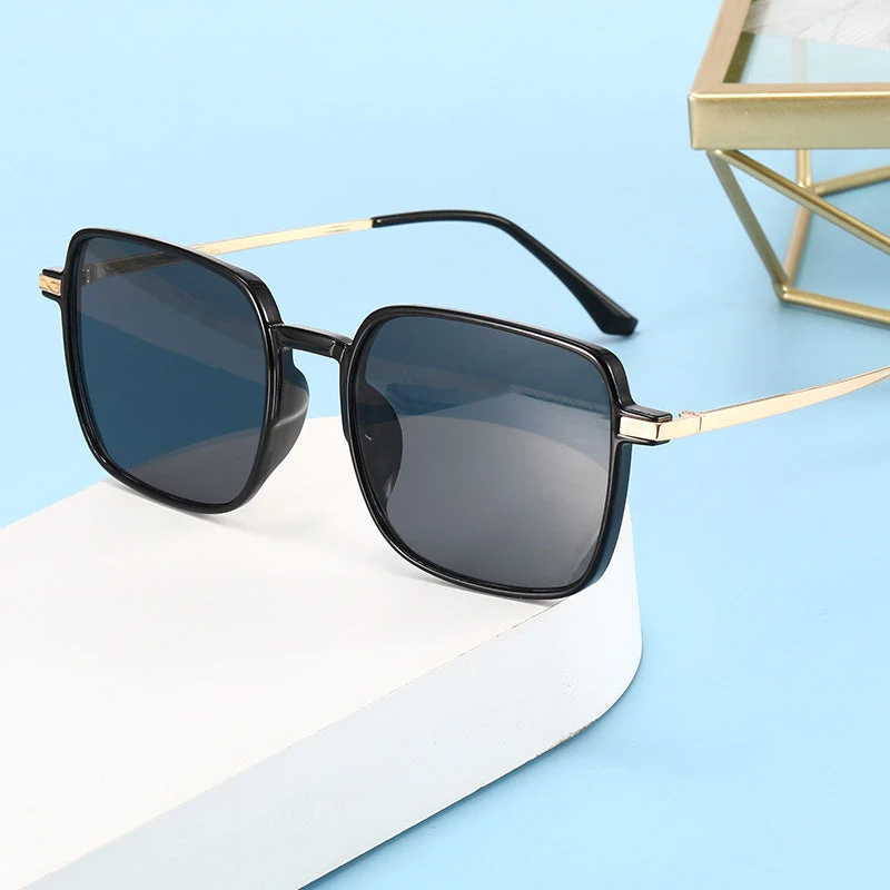 Dame moteriktig oversized solbrille med eksklusive metall-detaler Luvikno