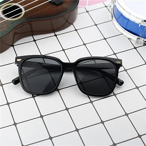 Dame moteriktig oversized solbrille med firkantet ramme og UV-beskyttelse Luvikno