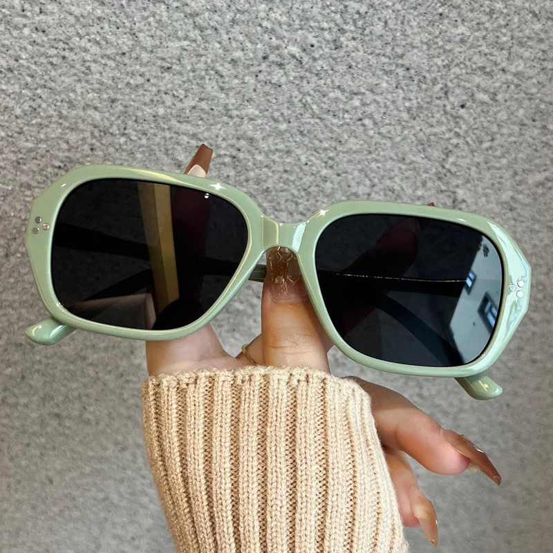 Dame moteriktig oversized solbrille i elegant design Luvikno