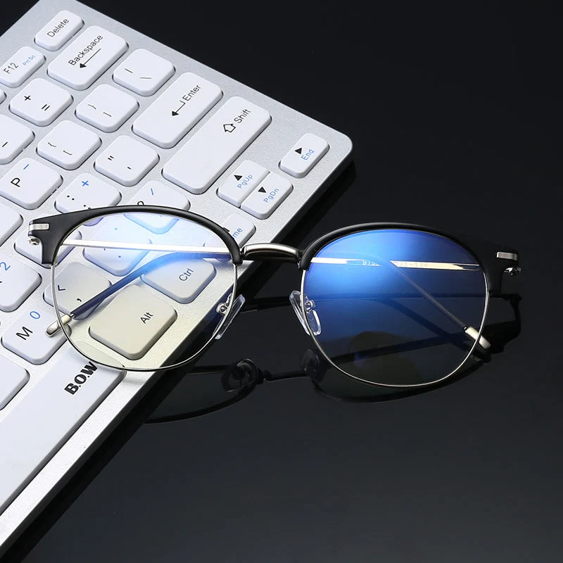 Damer moteriktig cat-eye brille med filigran metallramme Luvikno