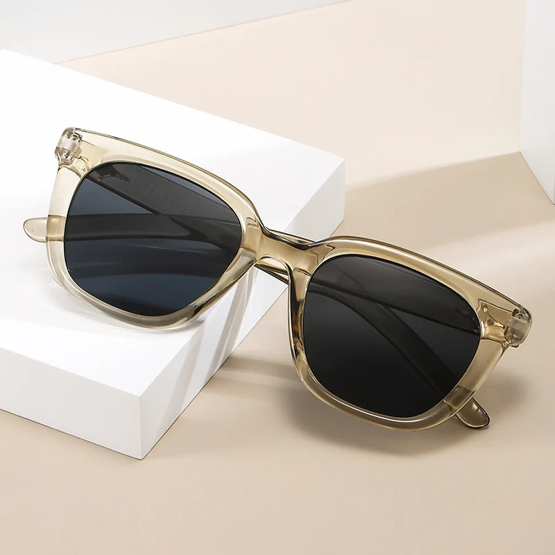 Dame moderne firkantet solbrille med stilfull ramme Luvikno