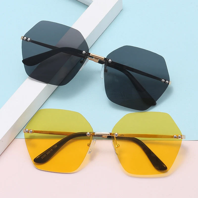 Damer hexagonal solbrille med elegant metallramme Luvikno