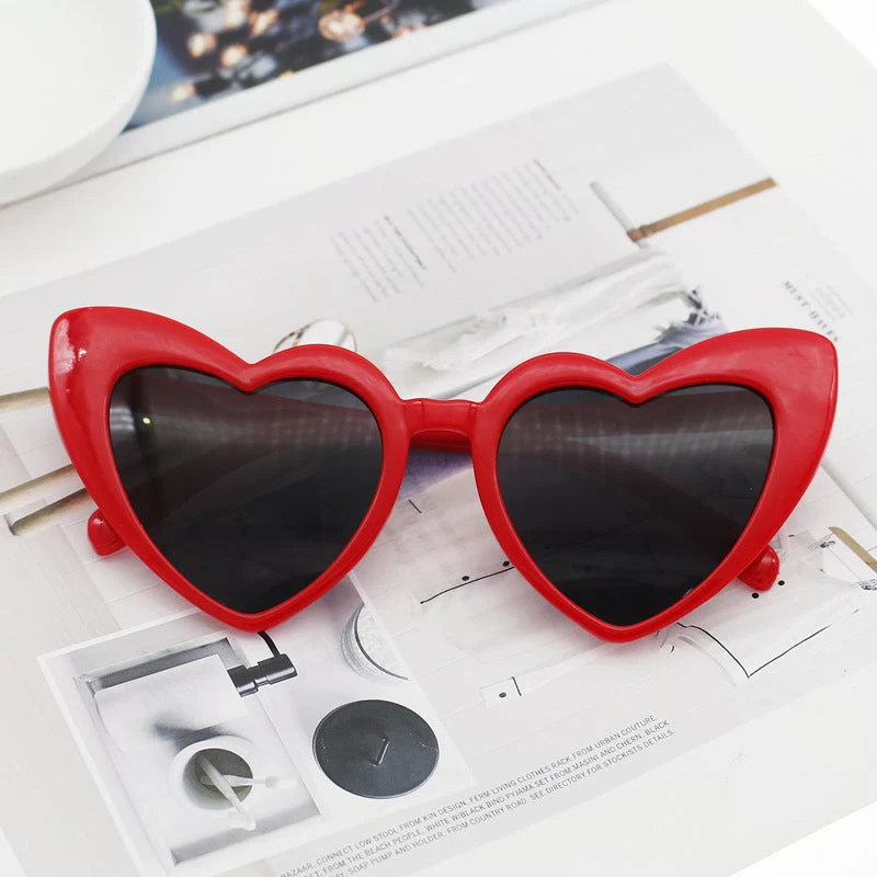 Dame hjerteformet solbrille med glitrende ramme Luvikno