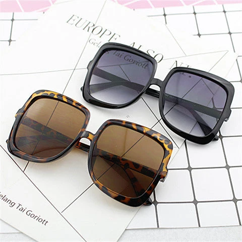 Dame Geometrisk Solbrille i moderne design Luvikno