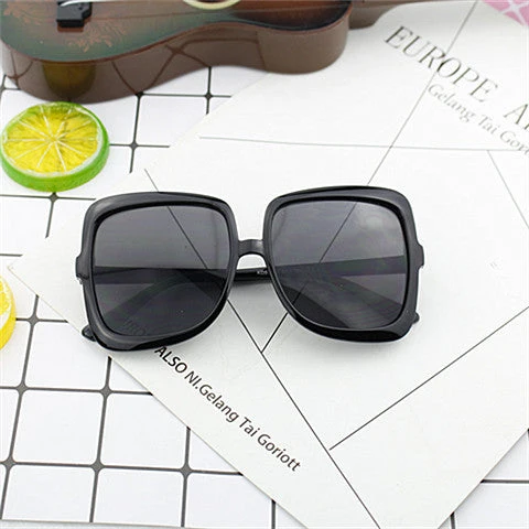 Dame Geometrisk Solbrille i moderne design Luvikno