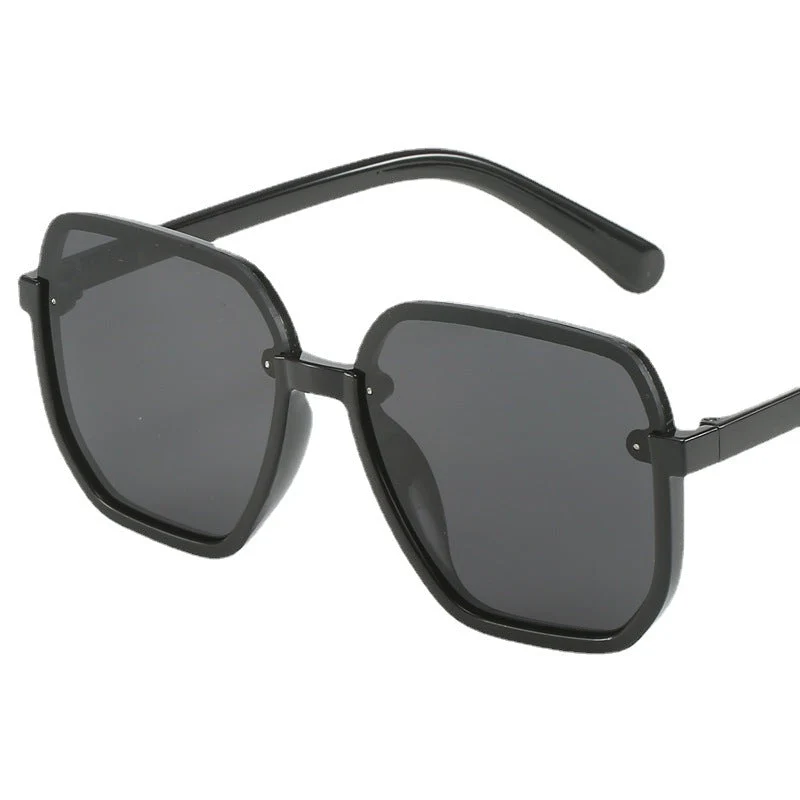 Dame geometrisk solbrille i moderne design Luvikno