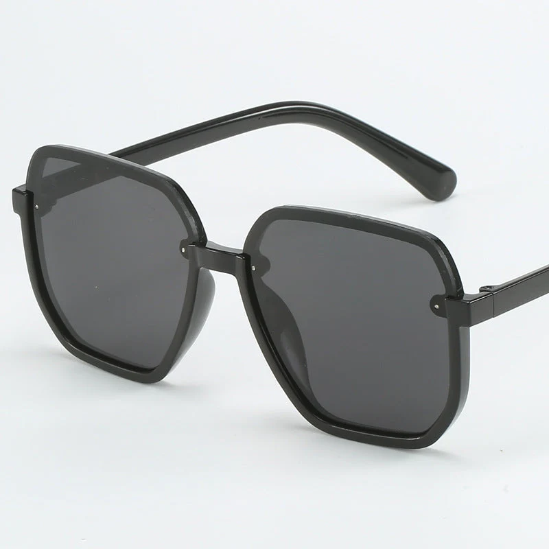 Dame geometrisk solbrille i moderne design Luvikno