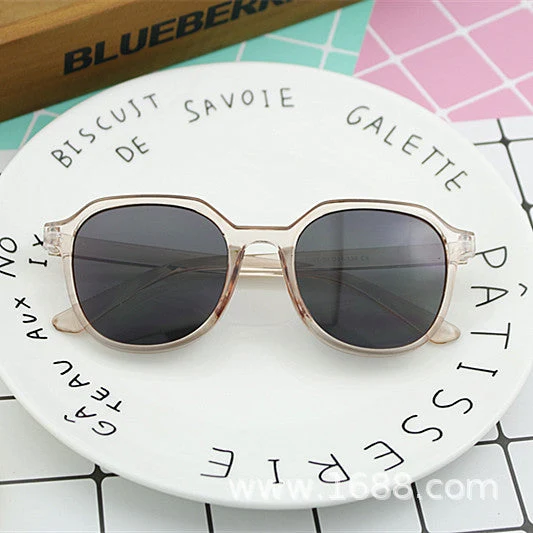Dame geometrisk solbrille med transparent rammestruktur Luvikno