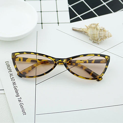 Damer geometrisk designer solbrille i moderne stil Luvikno